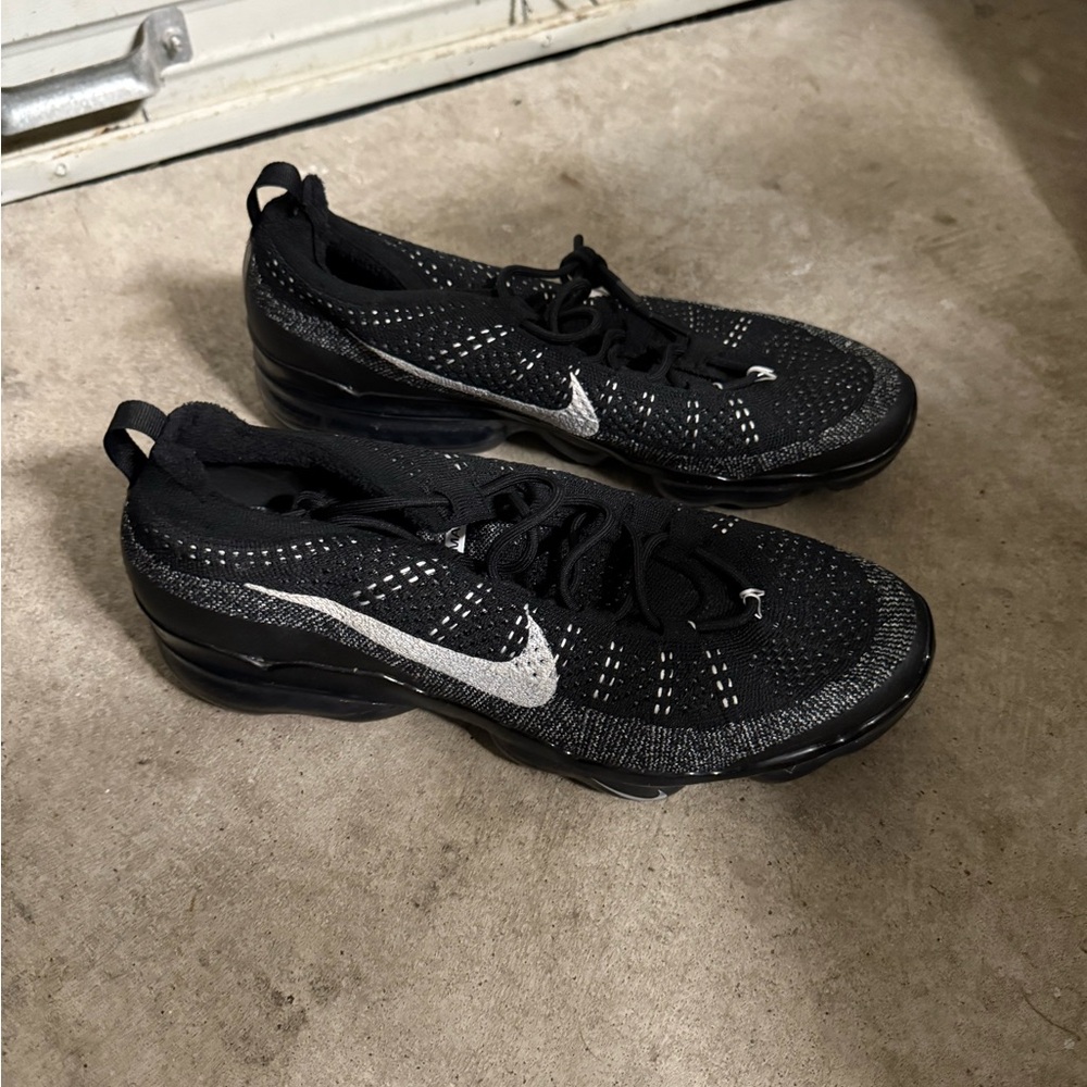 Nike Black and White Sneakers